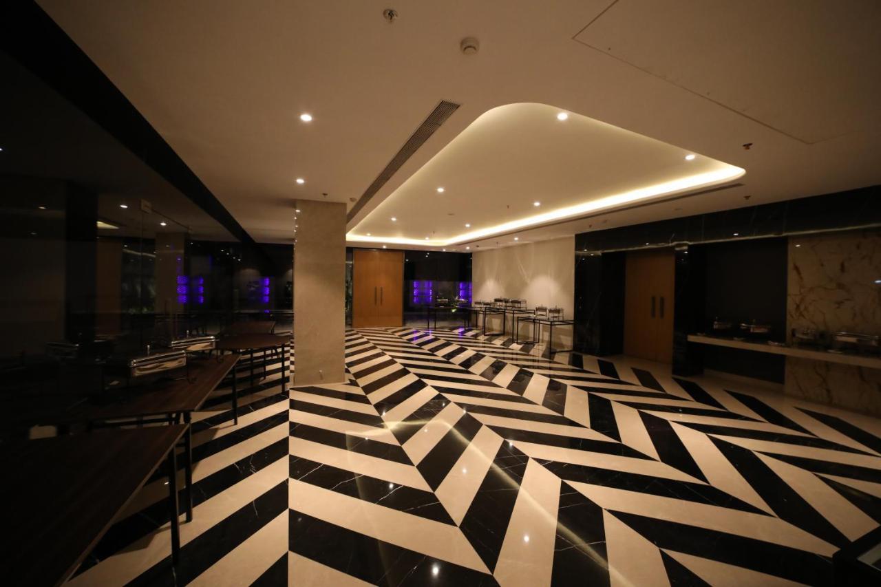 The Vern At Blvd Nashik Exterior photo